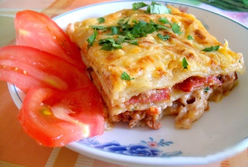 Лазаня с кайма и сос бешамел | Рецепти за вкусни ястия