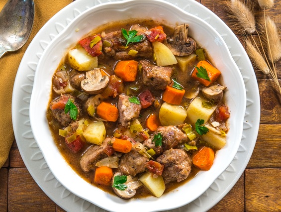 Яхния със свинско месо и зеленчуци | Рецепти за вкусни ястия