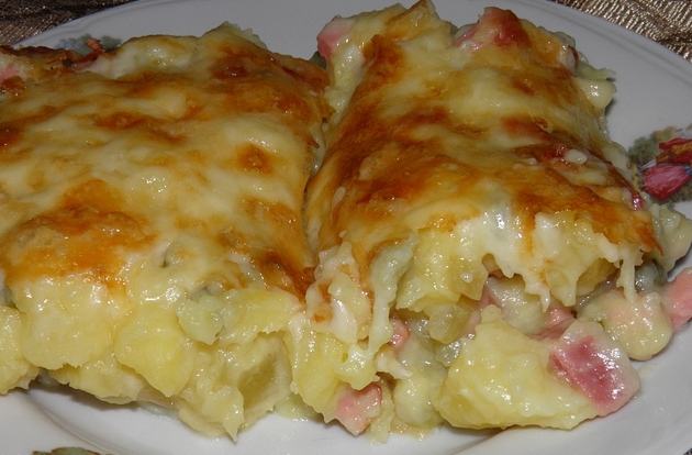 Запеканка с картофи и готварска сметана | Рецепти за вкусни ястия